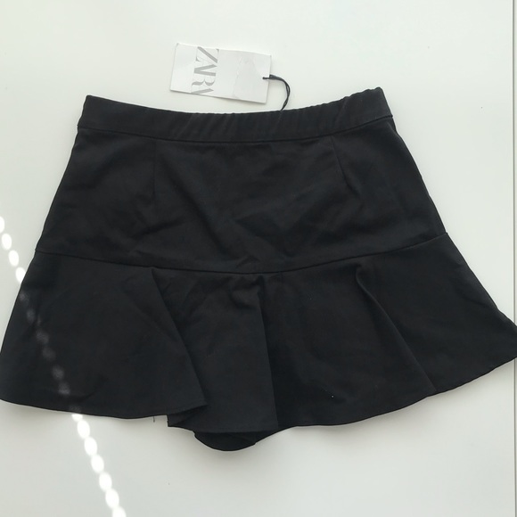Zara | black ruffled skort - Picture 3 of 5